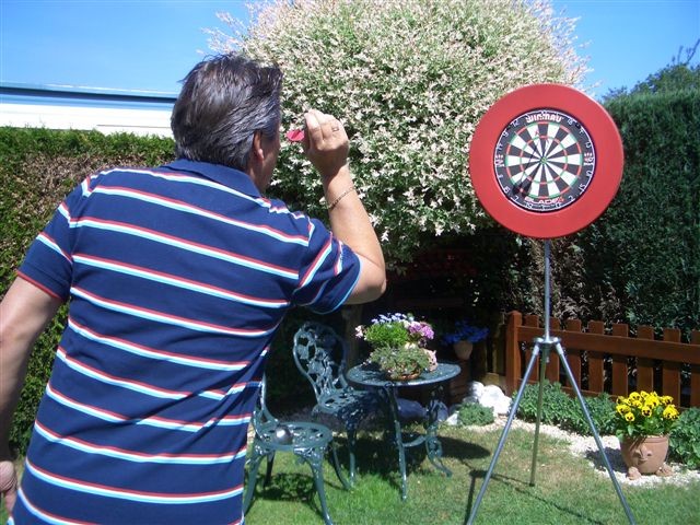 Darts op voet huren